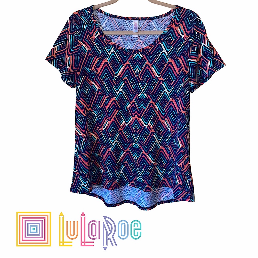 LulaRoe | Geometric Wavy Color Design T-Shirt